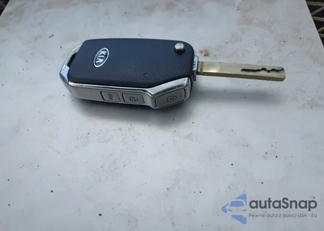 2021 Kia Sorento Lx z USA, uszkodzony, nr VIN 5XYRGDLC7MG016535